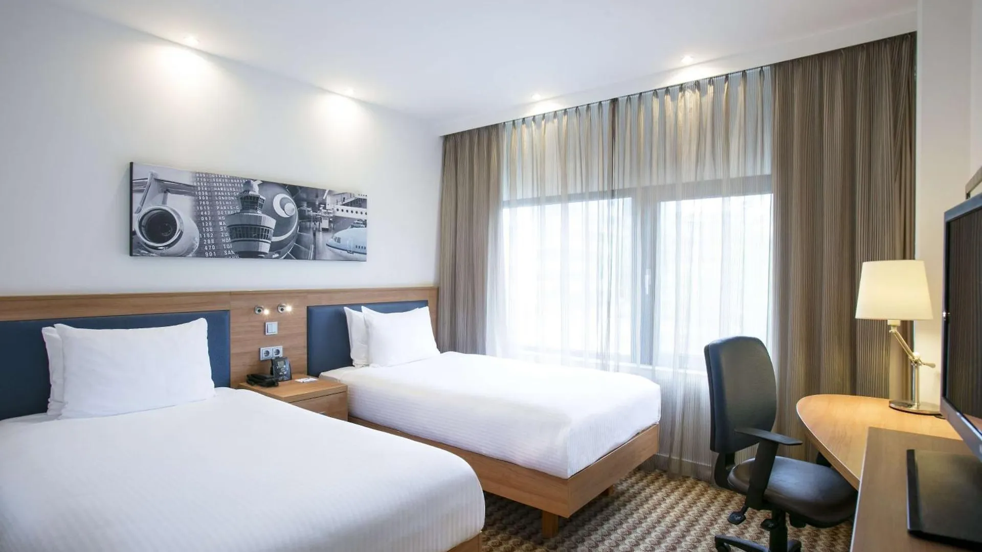 מלון הופדורפ Hampton By Hilton Amsterdam Airport Schiphol 4*,